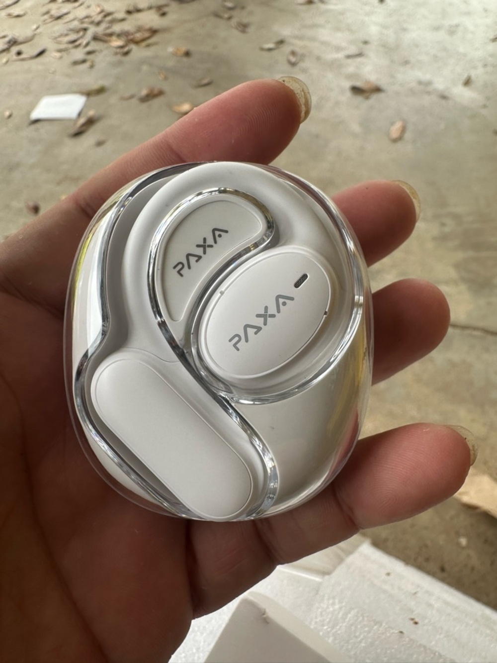 White True Wireless Earbuds with Charging Case
